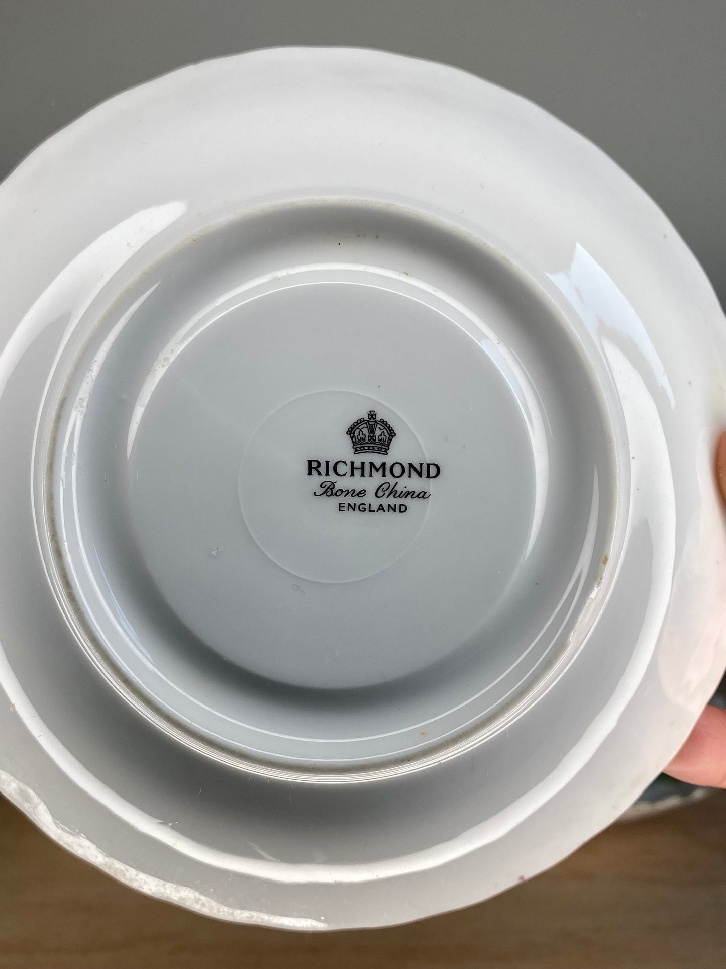 Vintage Richmond Bone China Tea Set – 4 Cups & Saucers – Cherry Blossom Pattern - The Estate