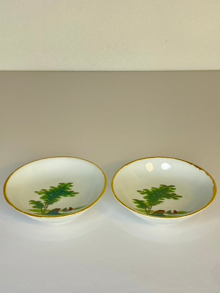 Pair of Chinese Porcelain Bowls – Hand-Painted Bamboo & Figures – Gold Rim – Vin - The Estate