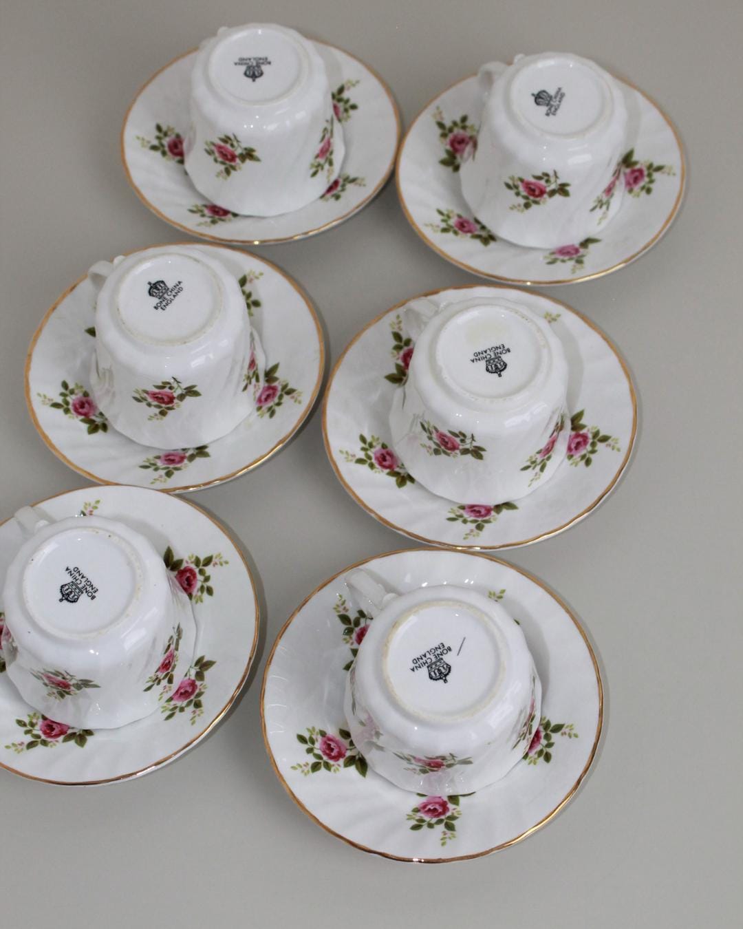 Staffordshire “Delfont” Fine Bone China Tea Set – 15-Piece Vintage Rose Trio Service, England - The Estate