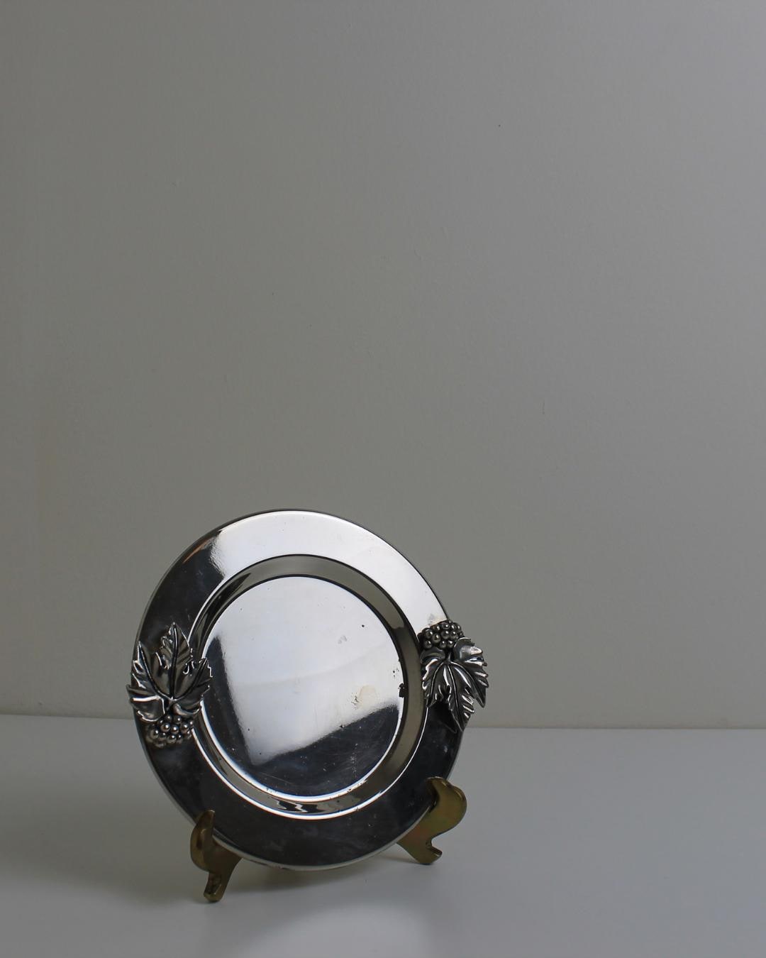 EPNS Silver-Plate Grape-Vine Bonbon / Wine Coaster, Rococo Revival, 1950s England — 16 cm - The Estate