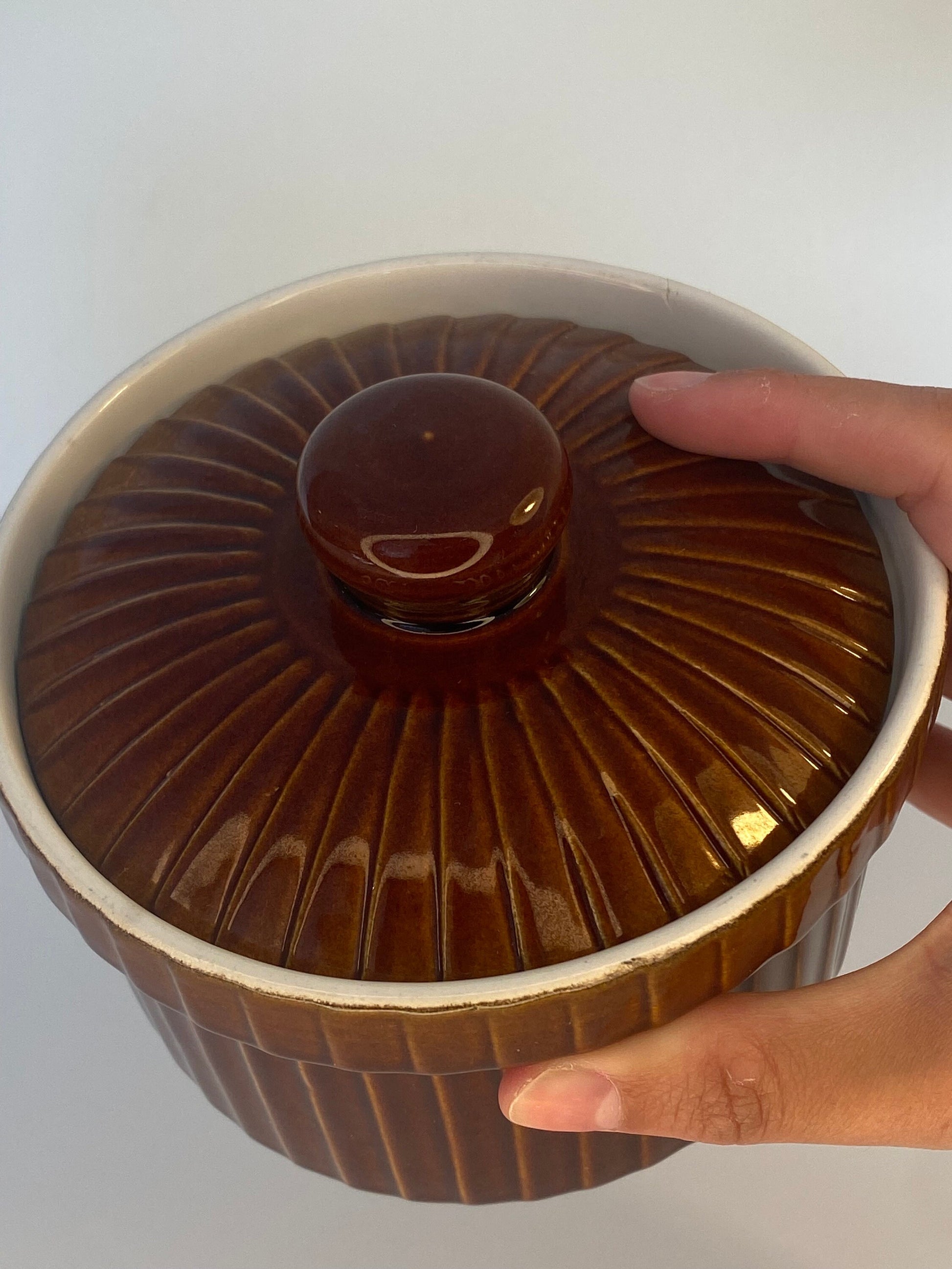 Mid-Century Tams Elite Lidded Brown Ribbed Pot, Oven-to-Table Stoneware, England - The Estate