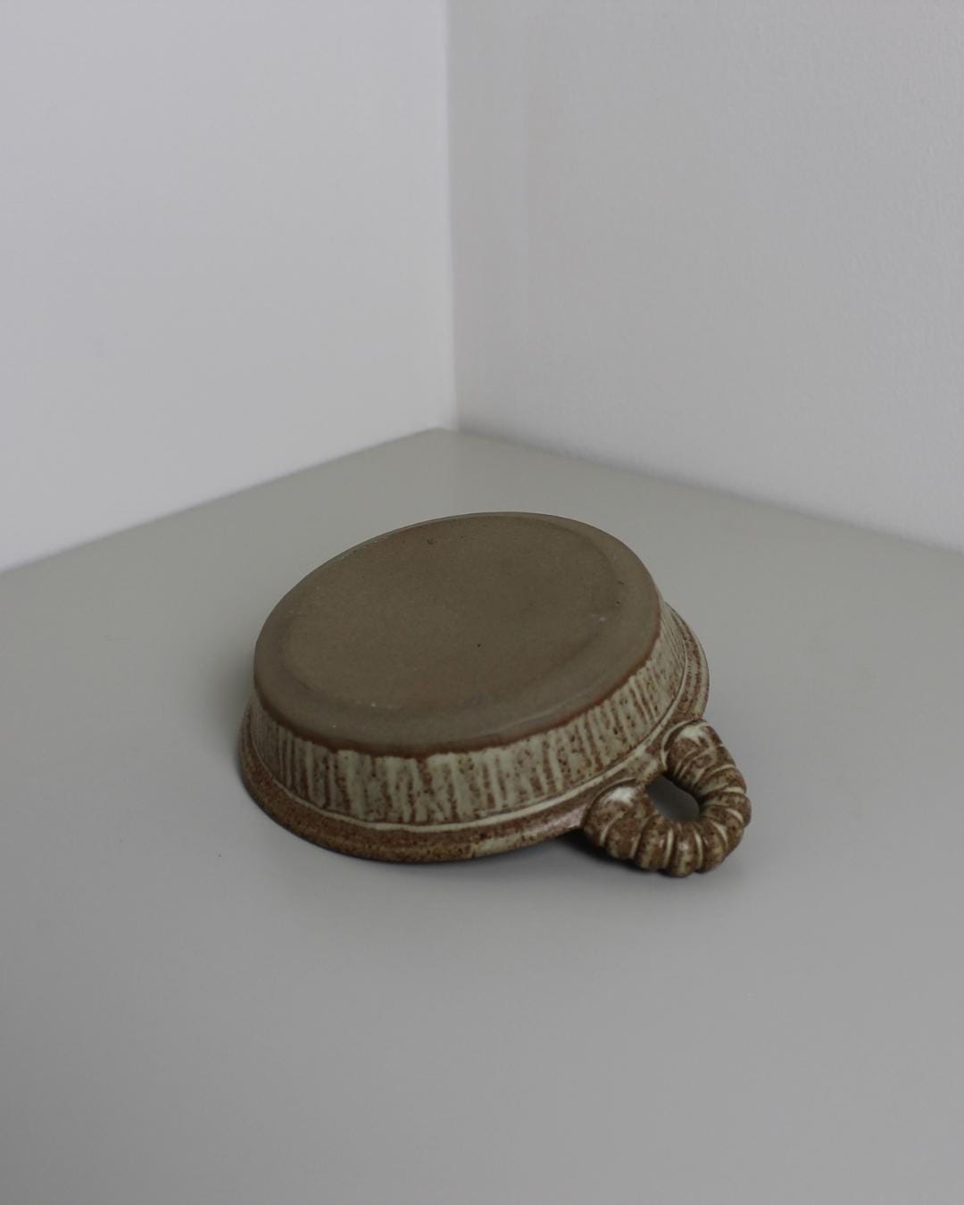 Rustic Stoneware Tapas Dish with Scroll Handles – British Studio Pottery, 1970s Earth-Tone Glaze - The Estate