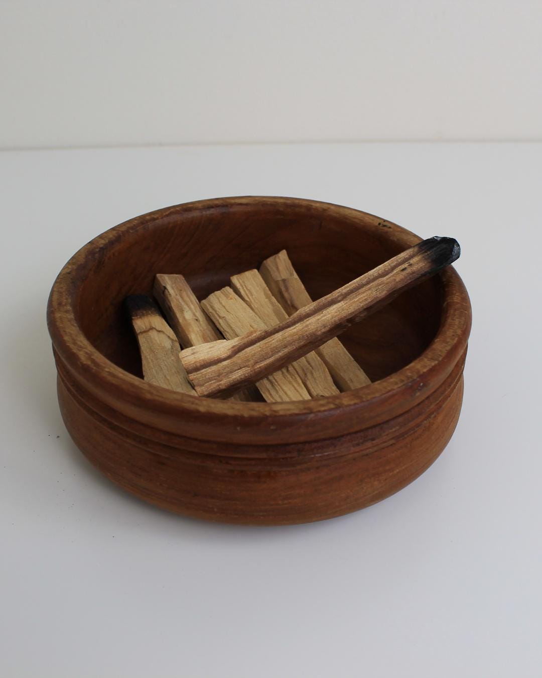 Rustic Wooden Bowl – Mid-Century Hand-Turned, 15cm - The Estate