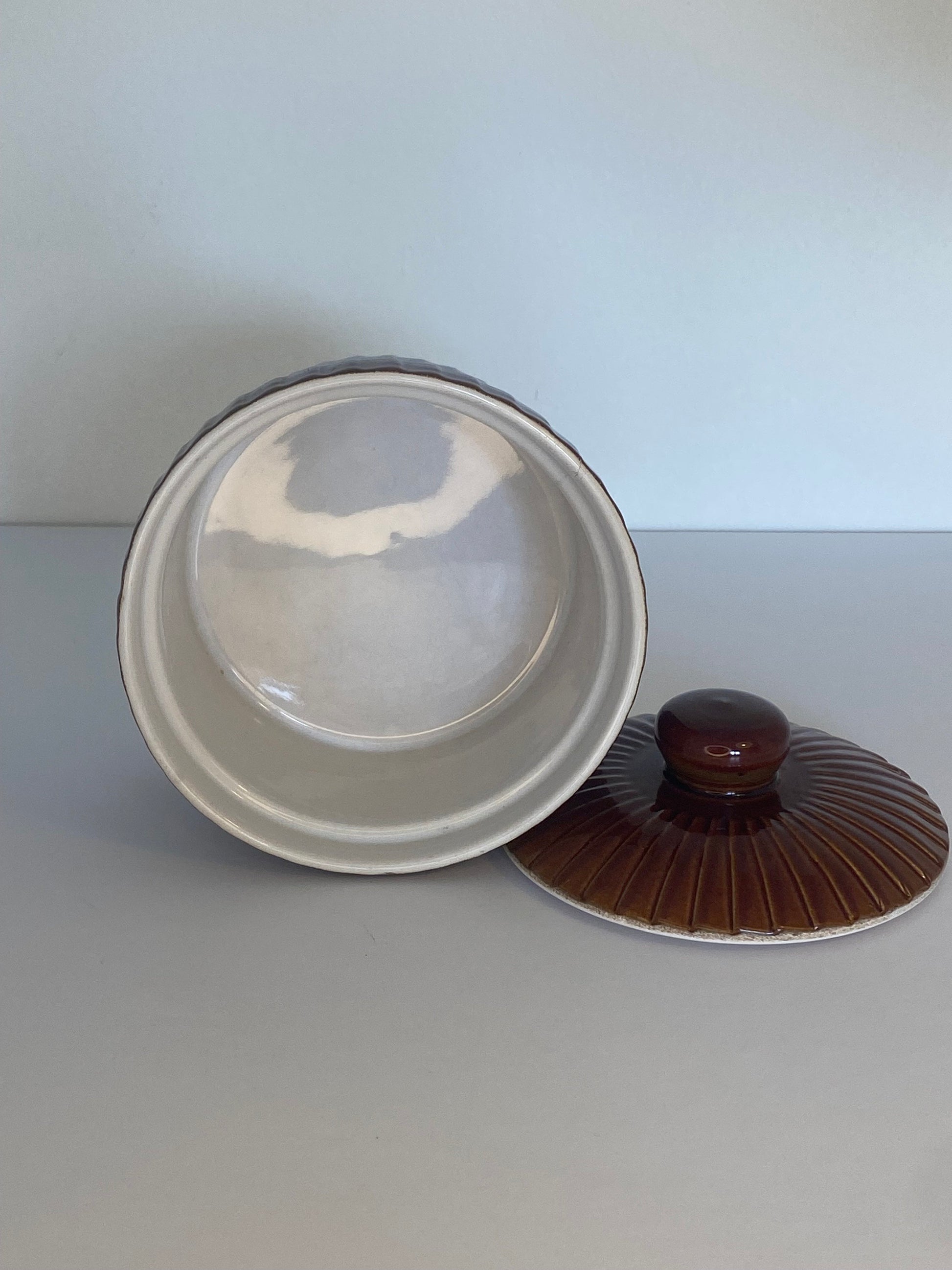 Mid-Century Tams Elite Lidded Brown Ribbed Pot, Oven-to-Table Stoneware, England - The Estate