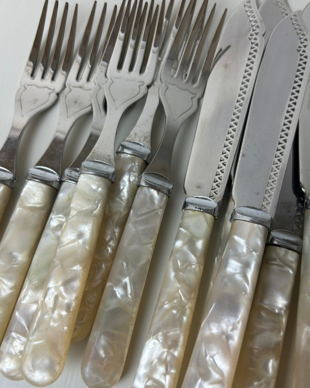 Vintage Mother of Pearl Cutlery Set – Set of 8 Knives and Forks - The Estate