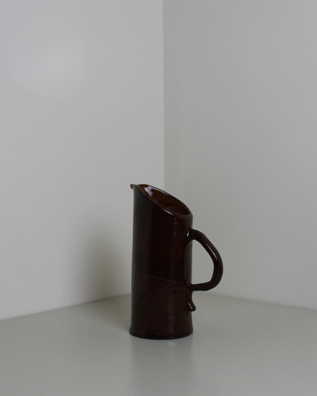 Mid-Century Brown Glazed Stoneware Jug – Tall Cylindrical Water / Flower Pitcher, British 1960s-70s, - The Estate