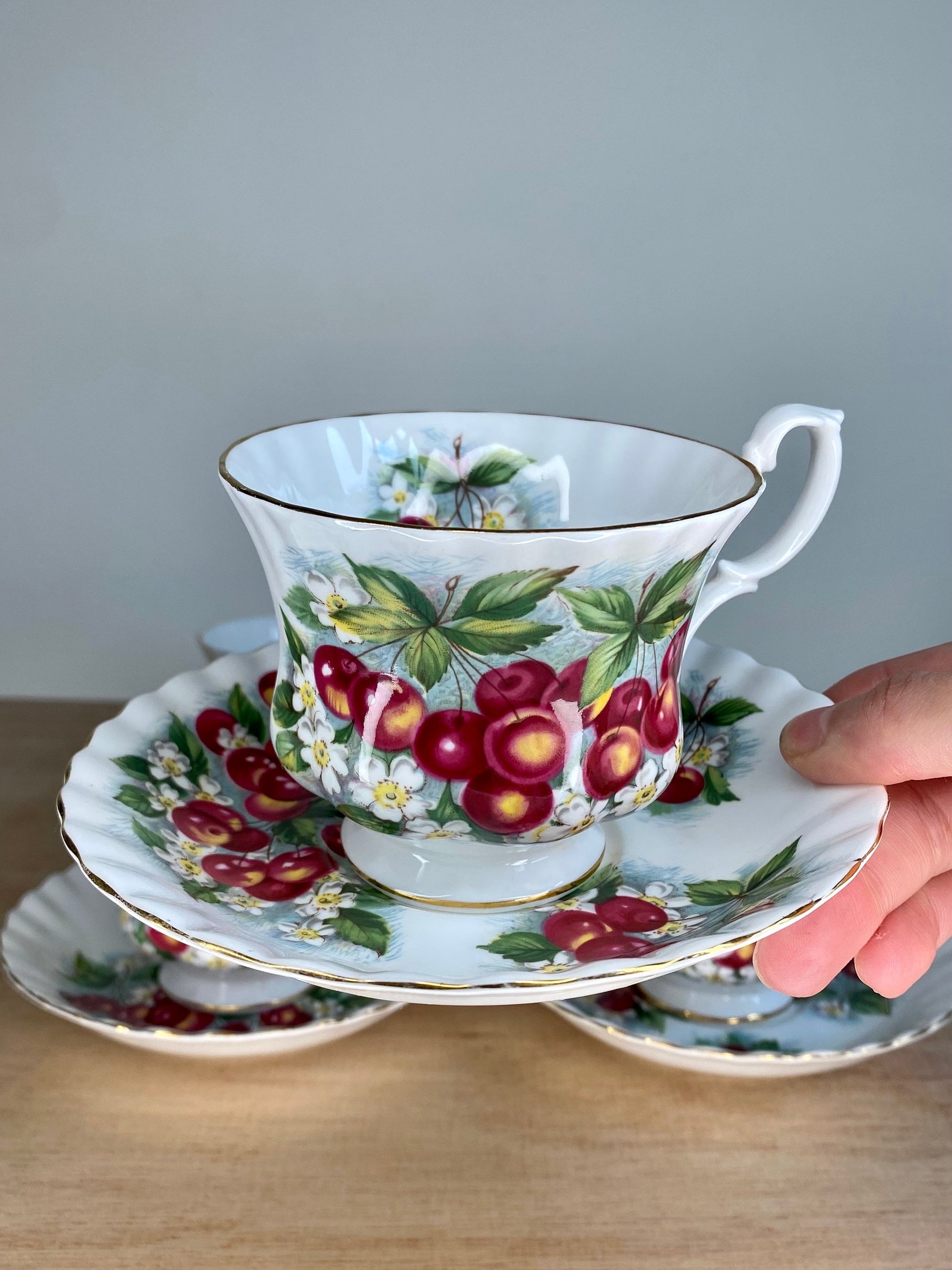 Vintage Richmond Bone China Tea Set – 4 Cups & Saucers – Cherry Blossom Pattern - The Estate
