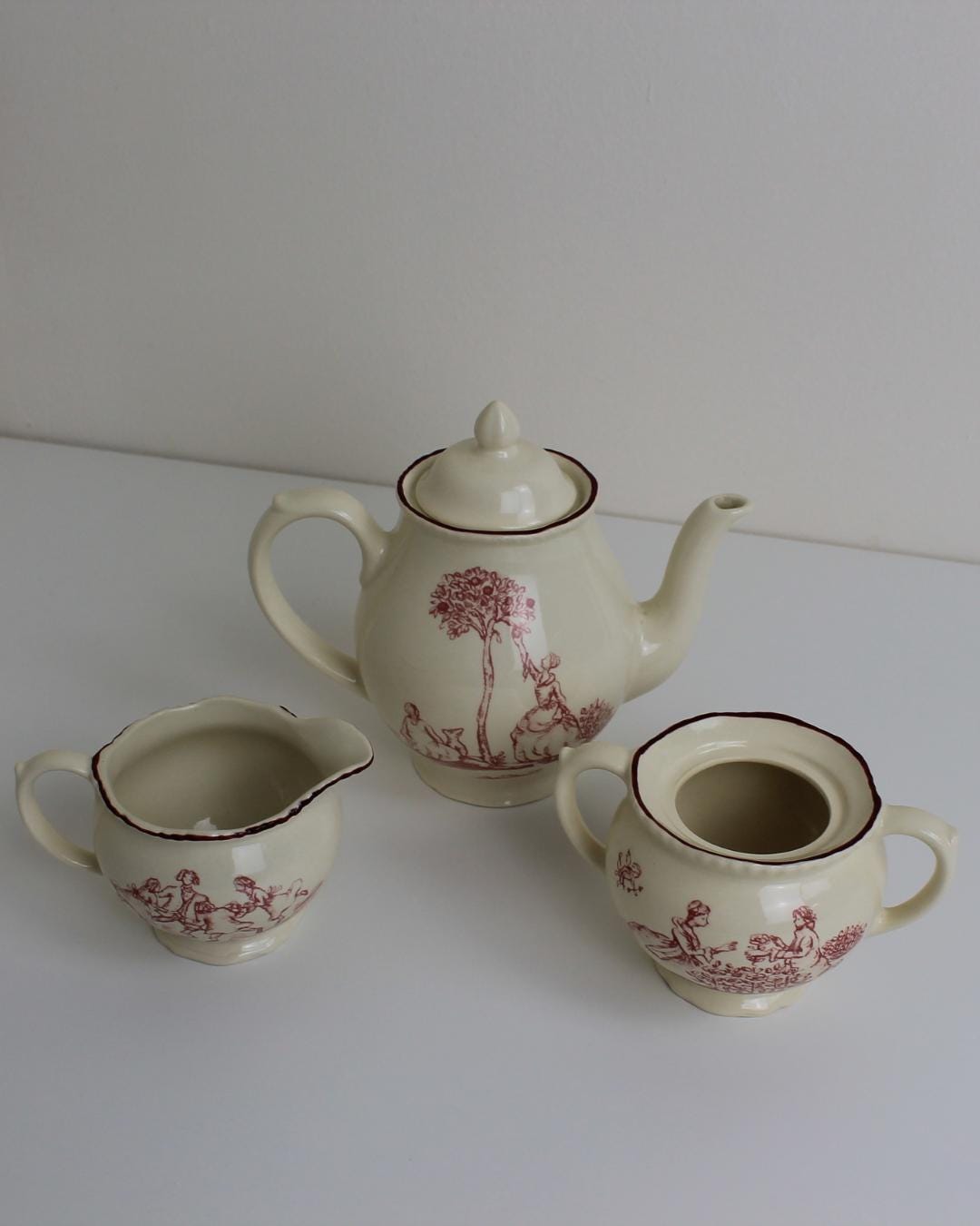 Staffordshire Potteries Red Transferware Teapot, Jug & Sugar Bowl Set – Mid-Century English - The Estate