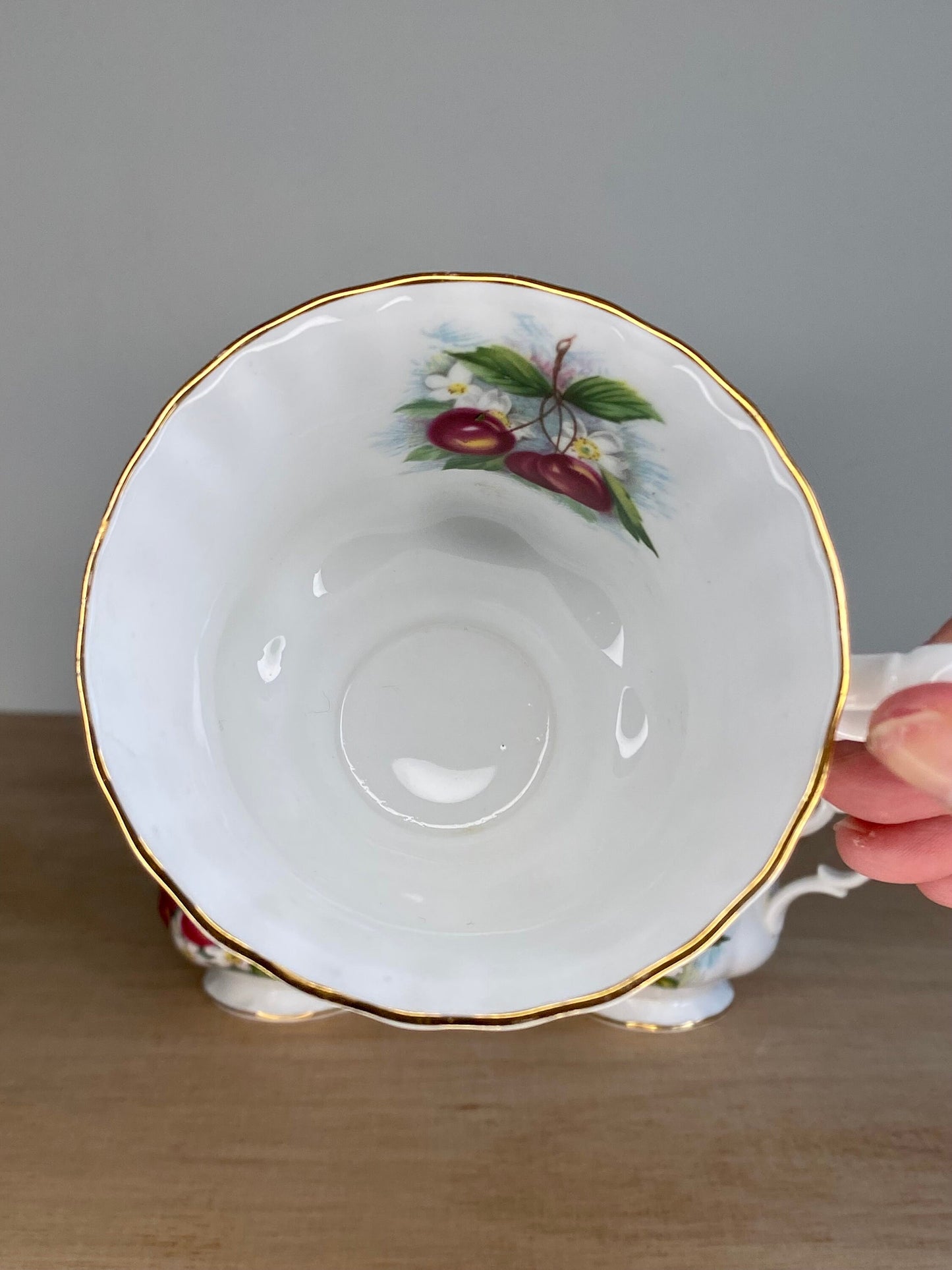 Vintage Richmond Bone China Tea Set – 4 Cups & Saucers – Cherry Blossom Pattern - The Estate