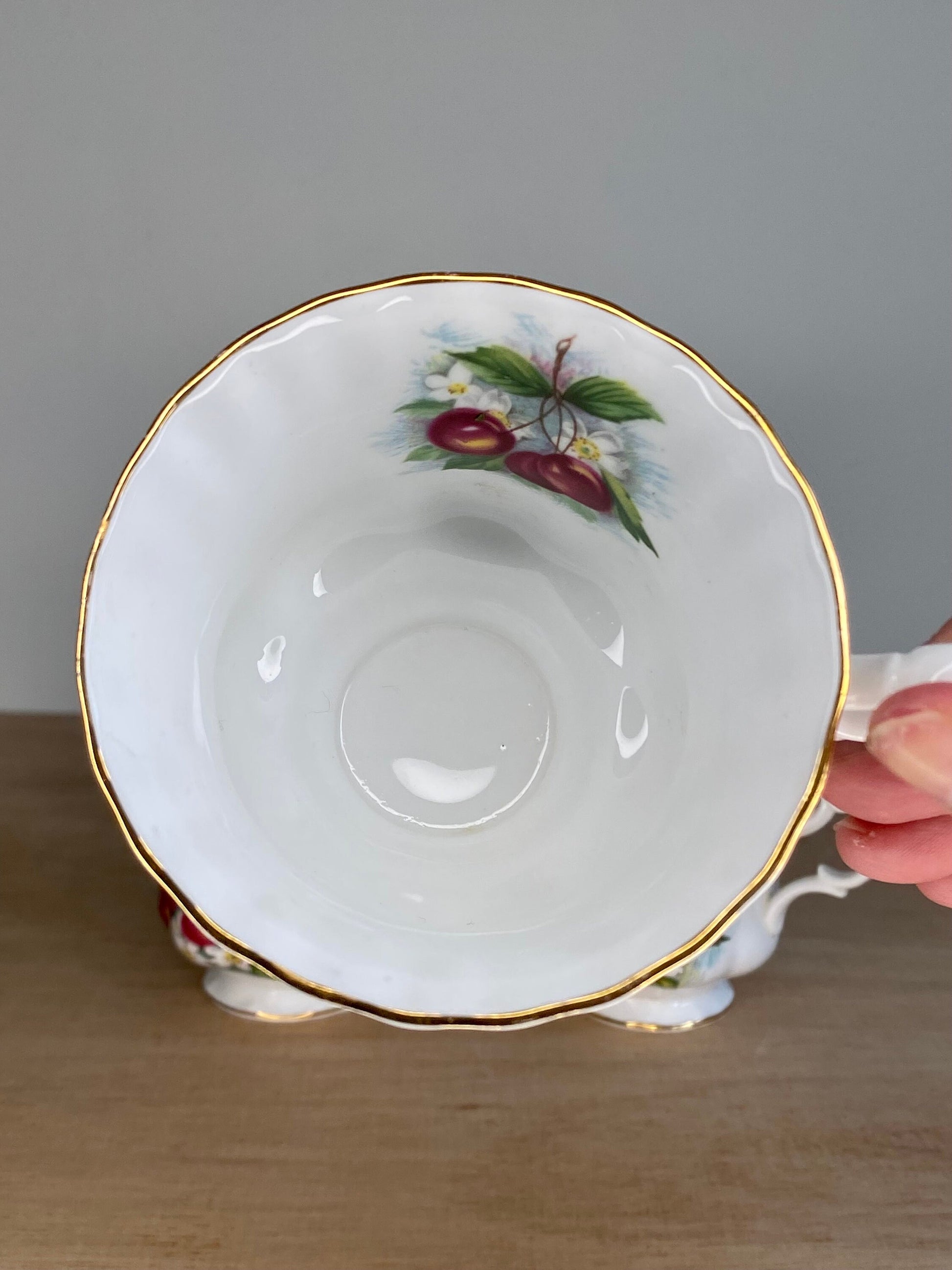 Vintage Richmond Bone China Tea Set – 4 Cups & Saucers – Cherry Blossom Pattern - The Estate