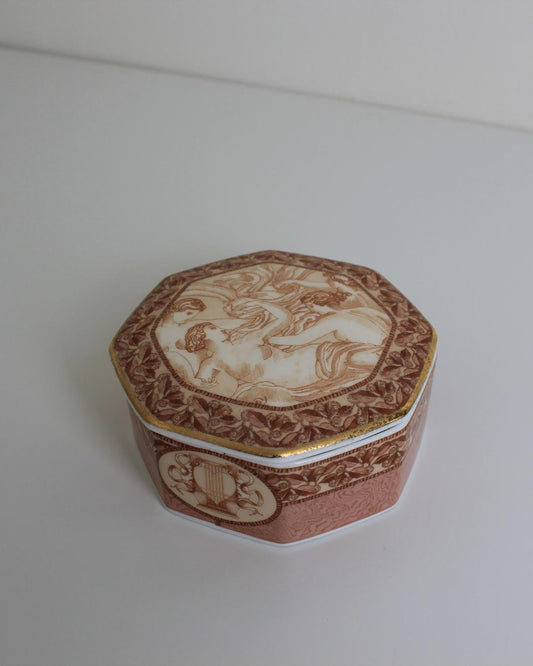 Wedgwood &quot;Venus&quot; Octagonal Lidded Trinket Box – Neoclassical Bone China - The Estate