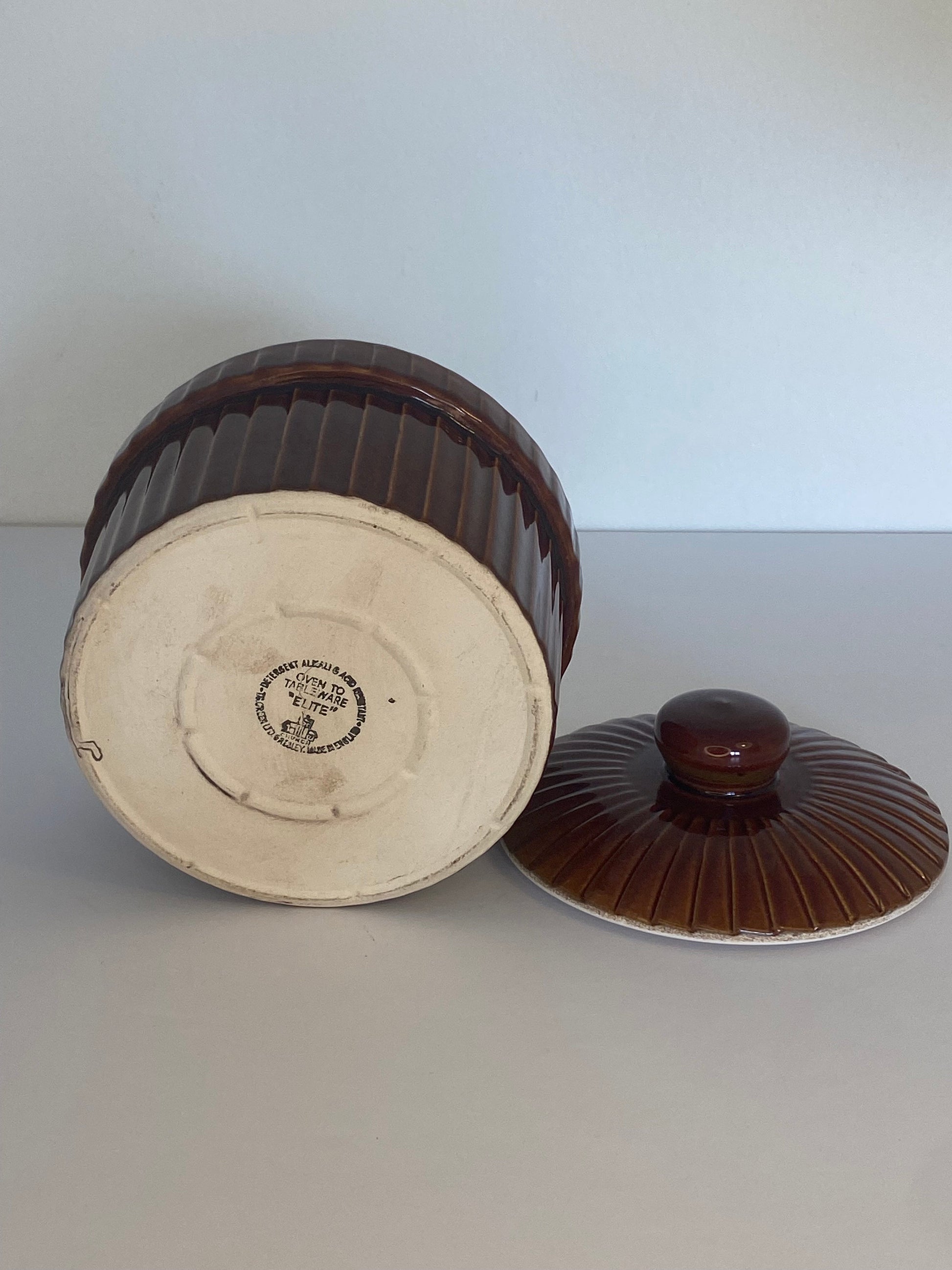 Mid-Century Tams Elite Lidded Brown Ribbed Pot, Oven-to-Table Stoneware, England - The Estate