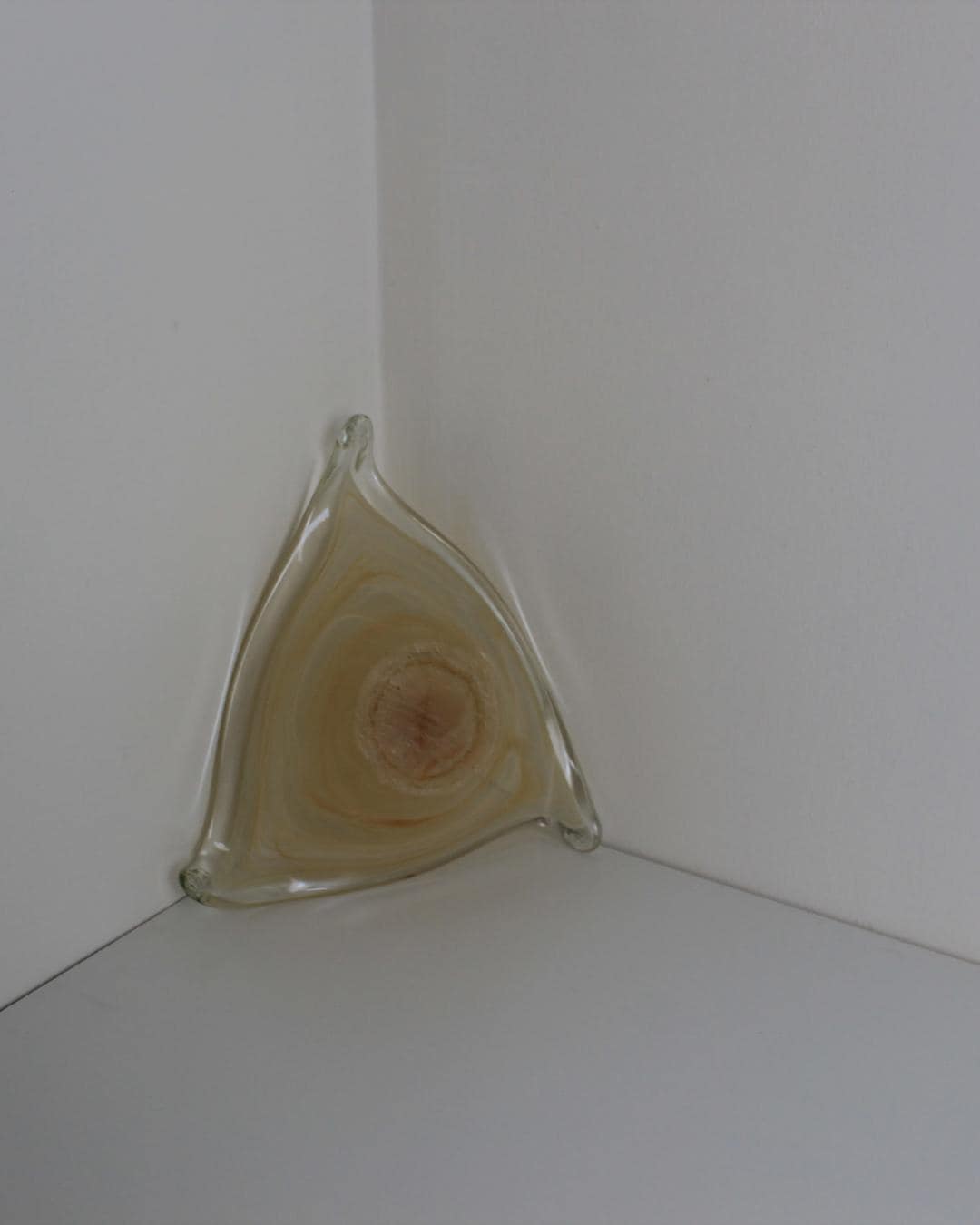 Murano-Style Swirled Glass Triangular Bowl – Amber & White – Mid-Century Modern - The Estate