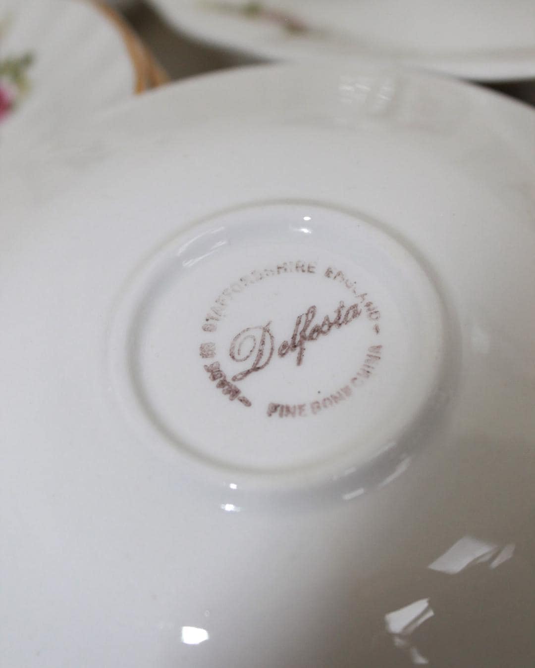 Staffordshire “Delfont” Fine Bone China Tea Set – 15-Piece Vintage Rose Trio Service, England - The Estate