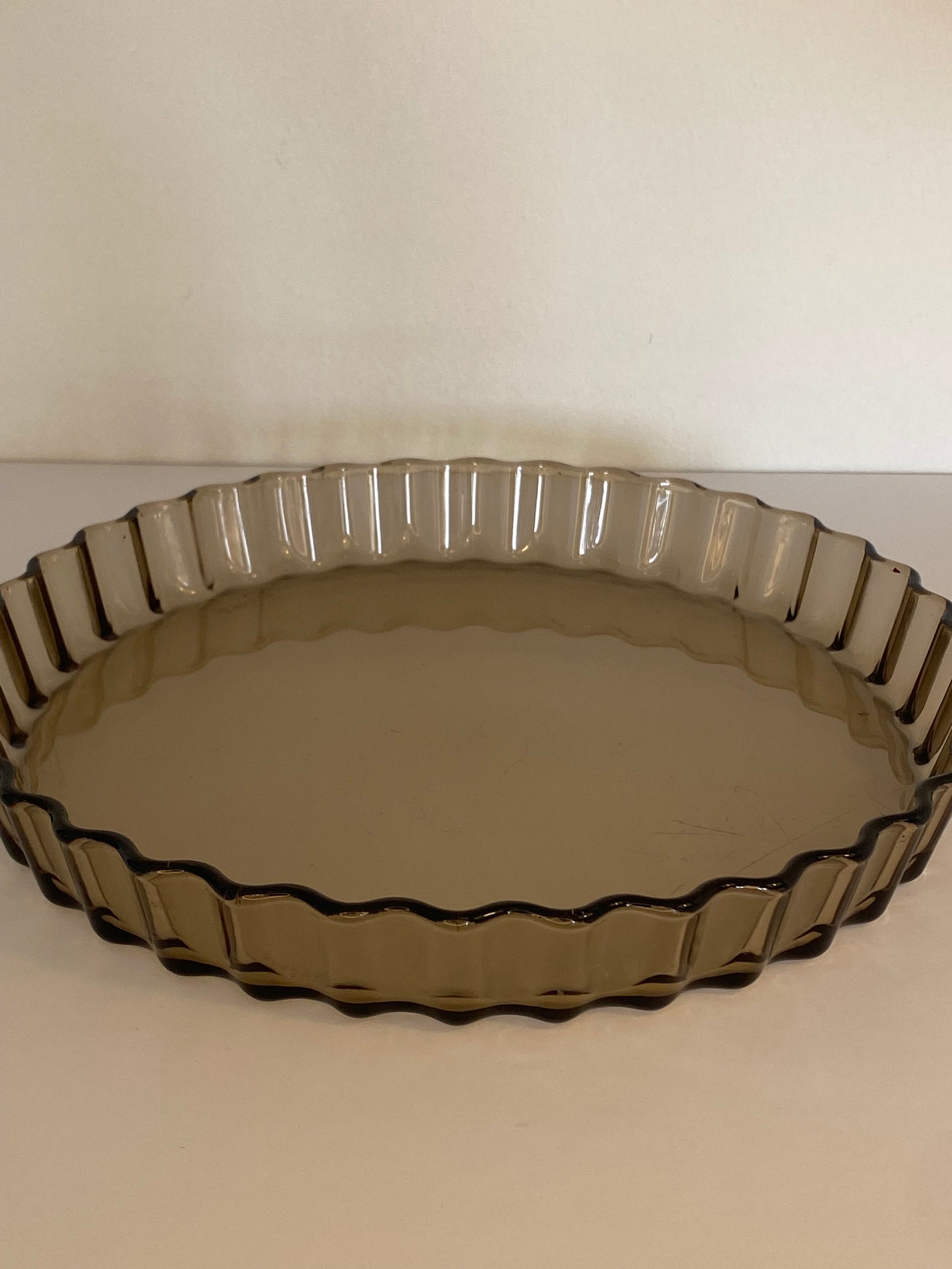 Arcopal Smoked Glass Flan Dish, 28.5cm French Bakeware, 1970s - The Estate