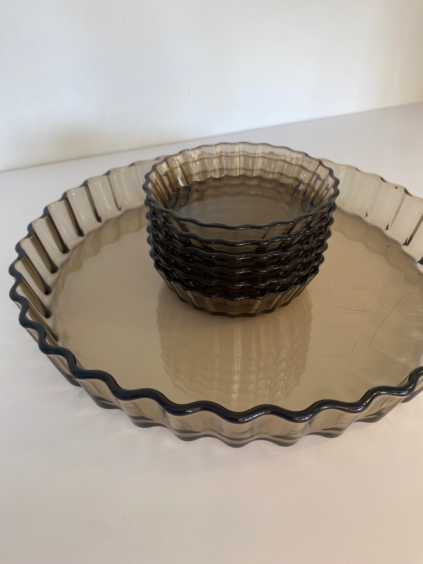 Arcopal Smoked Glass Flan Dish, 28.5cm French Bakeware, 1970s - The Estate